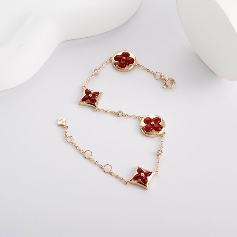 Lv Bracelet 02yxs19